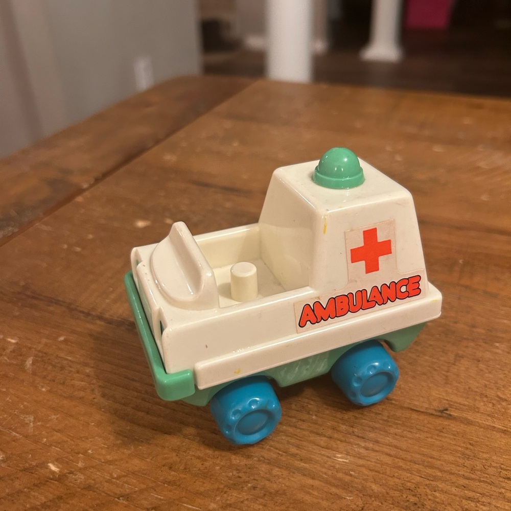 Fisher Price 1980's Lil' Playmates Little People Vehicle - Ambulance as is